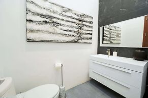 Family Beachside Villa With Hotel Amenities v7