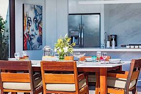 Family Beachside Villa With Hotel Amenities v7