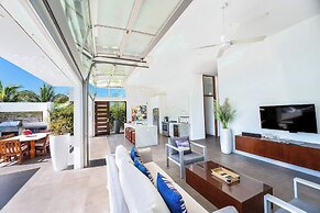 Family Beachside Villa With Hotel Amenities v7