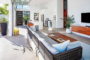 New Seaside Vacation Villa With Hotel Amenities v9