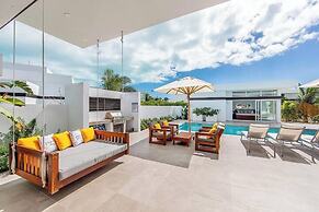 New Seaside Vacation Villa With Hotel Amenities v9