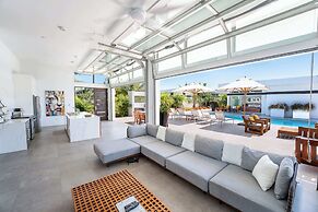 Oceanside Vacation Villa With Hotel Amenities v10