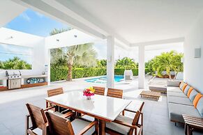 Vacation Villa, Oceanview and Hotel Amenities v1