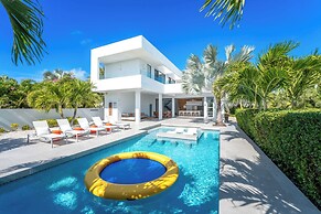 Vacation Villa, Oceanview and Hotel Amenities v1