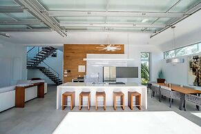 Vacation Villa, Oceanview and Hotel Amenities v1