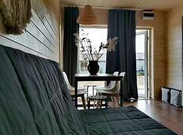 Cozy Cottage in Family Holiday Resort, Jezierzany