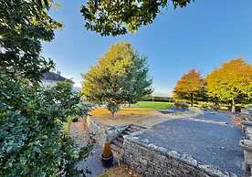 Summer Sale! Beakstown House Luxurious 5-bed Villa