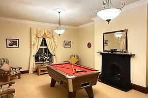 Summer Sale! Beakstown House Luxurious 5-bed Villa