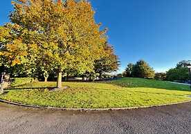 Summer Sale! Beakstown House Luxurious 5-bed Villa