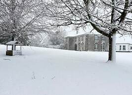 Summer Sale! Beakstown House Luxurious 5-bed Villa