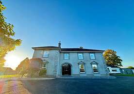 Summer Sale! Beakstown House Luxurious 5-bed Villa