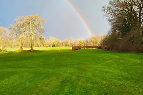 Summer Sale! Beakstown House Luxurious 5-bed Villa