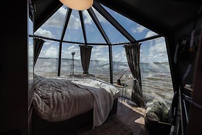 Yggdrasil Igloo Water Huts Skåne