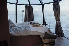 Yggdrasil Igloo Water Huts Skåne