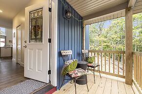 Overlooking Shoreline 2BDR Chalet 18396