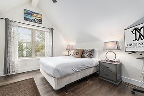 Overlooking Shoreline 2BDR Chalet 18396