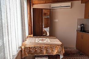 Green Life Apart Hotel