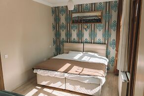 Green Life Apart Hotel