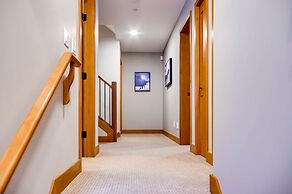 385 Moonshine Crescent by Okanagan Premier