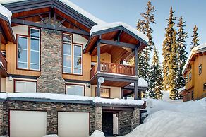 385 Moonshine Crescent by Okanagan Premier