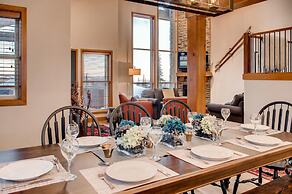 385 Moonshine Crescent by Okanagan Premier