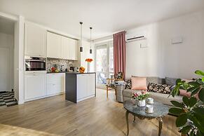 Warsaw City Center Apartment