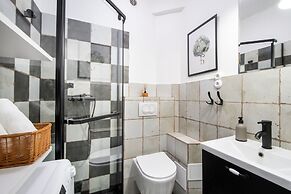 Warsaw City Center Apartment