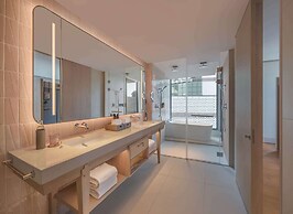 Kromo Bangkok, Curio Collection By Hilton