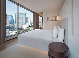 Kromo Bangkok, Curio Collection By Hilton