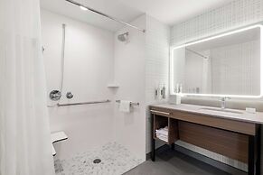 Hampton Inn & Suites Corona, Ca