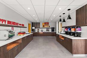 Hampton Inn & Suites Corona, Ca