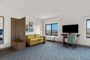 Hampton Inn & Suites Corona, Ca