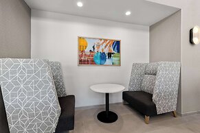 Hampton Inn & Suites Corona, Ca