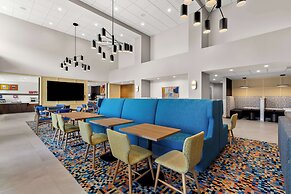 Hampton Inn & Suites Corona, Ca