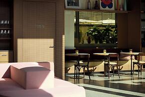 Kimpton Main Frankfurt by IHG