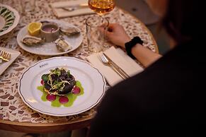 Kimpton Main Frankfurt by IHG