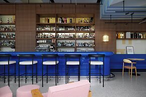 Kimpton Main Frankfurt by IHG