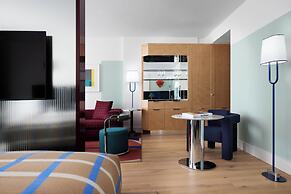 Kimpton Main Frankfurt by IHG