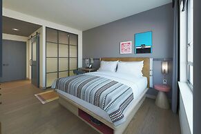 Moxy Cincinnati Downtown