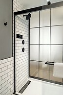 Moxy Cincinnati Downtown