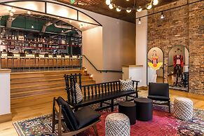 Moxy Cincinnati Downtown