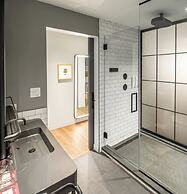 Moxy Cincinnati Downtown