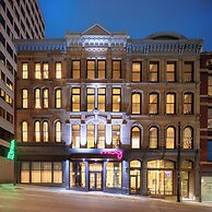 Moxy Cincinnati Downtown