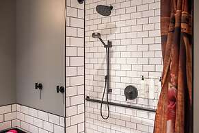 Moxy Cincinnati Downtown