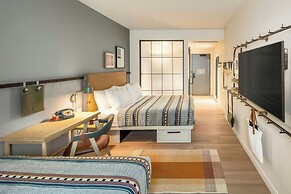 Moxy Cincinnati Downtown