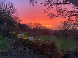 Tranquil Cabin Retreat Near Chepstow
