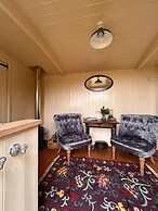 Tranquil Cabin Retreat Near Chepstow