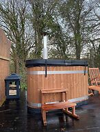 Tranquil Cabin Retreat Near Chepstow