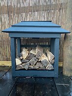 Tranquil Cabin Retreat Near Chepstow