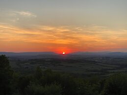 Tranquil Cabin Retreat Near Chepstow